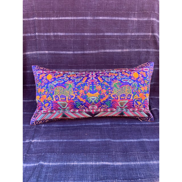 Hollywood Regency Royal Blue & Gold Silk Embroidered Foo Dogs Chinoiserie Boudoir Lumbar Pillow For Sale - Image 9 of 9