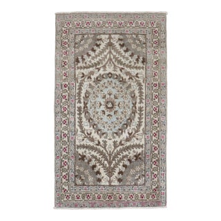 Formal Persian Tabriz Small Rug rug no.j5090 For Sale