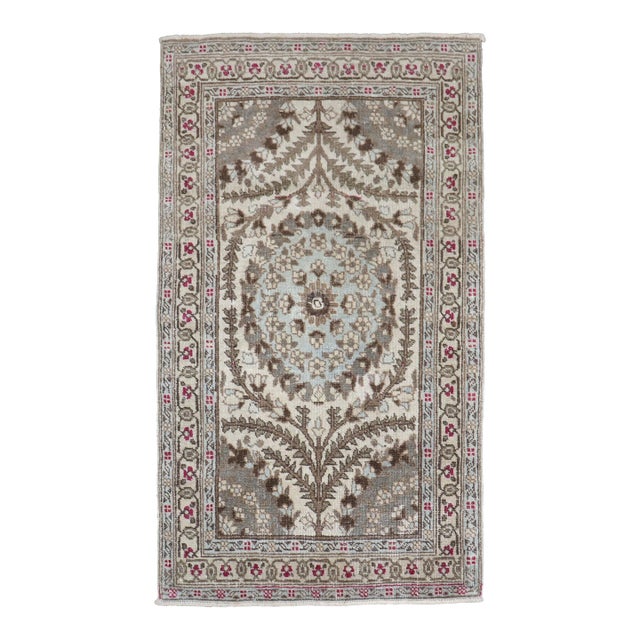 Formal Persian Tabriz Small Rug rug no.j5090 For Sale
