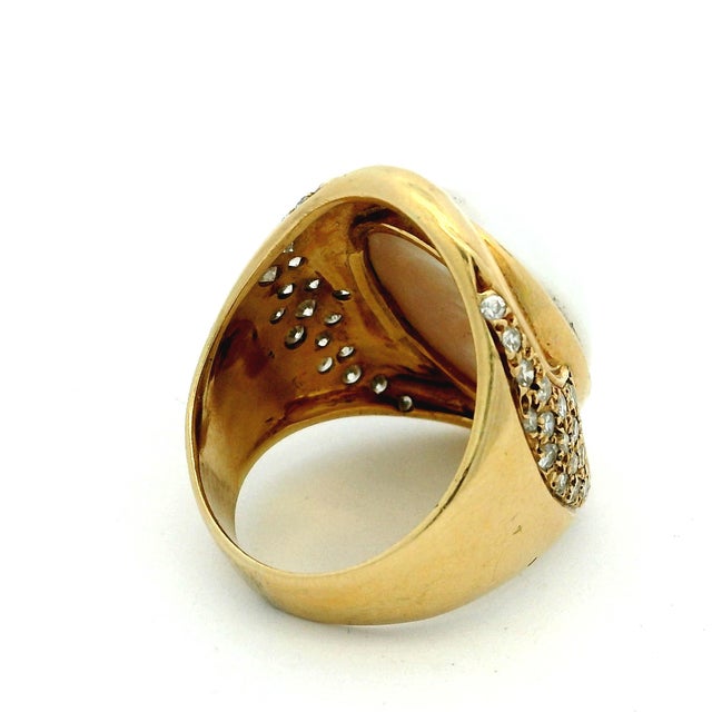 Modern Vintage Italian 18k Gold Mabe Pearl Diamond Bombe Ring, Size 7 For Sale - Image 3 of 9