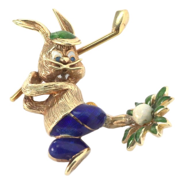 Mid 20th Century Multicolor Enamel 14k Yellow Gold Rabbit Golfer Pin Brooch For Sale