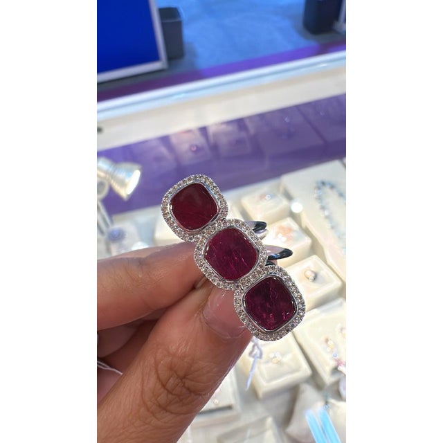 2020s Set in 18k Gold, Mozambique Ruby & Diamonds Cocktail, Three Stone Ring, Size 6.5 For Sale - Image 5 of 10