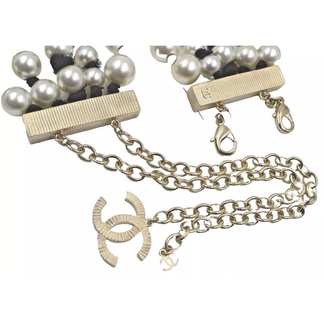 Chanel Necklace CC Logo 2016 20 28 in Faux Pearl Ribbon 5 Multi Rows White Black Ribbon For Sale In Los Angeles - Image 6 of 11