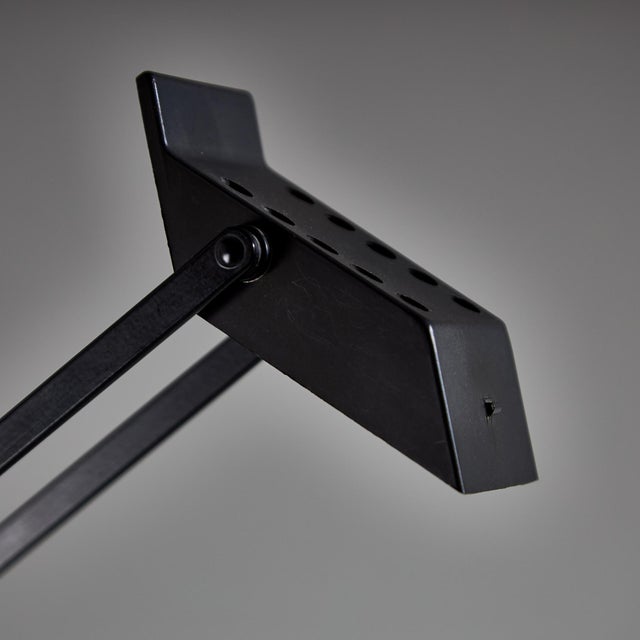 Tizio Table Lamp by Richard Sapper for Artemide, 1970s For Sale - Image 3 of 16