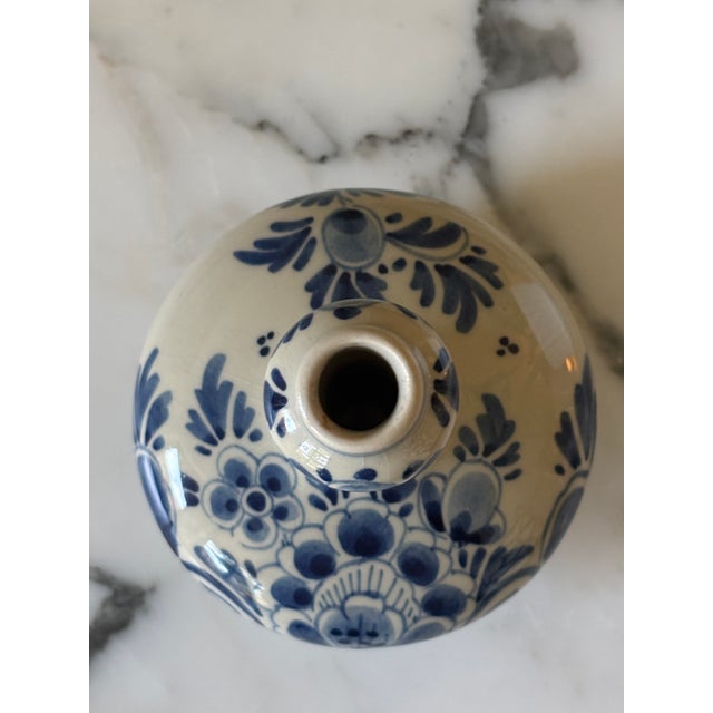 English Petite Mid-Century Delftware Blue & White Hand Painted, Single Flower Vase For Sale - Image 3 of 11