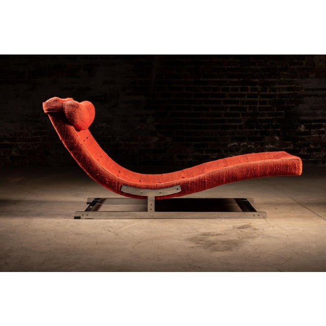 Mid-Century Modern 1960s Modernist "Bradfield" Upholstered Chaise Lounge in Red by Merrow For Sale - Image 3 of 7