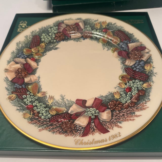 Late 20th Century Complete Set of Lenox Colonial Christmas Wreath Series (1981–1993) - Set of 13 For Sale - Image 10 of 12