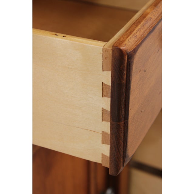 Wood Nichols & Stone Williamsburg Maple Bookcase Display Cabinet For Sale - Image 7 of 18