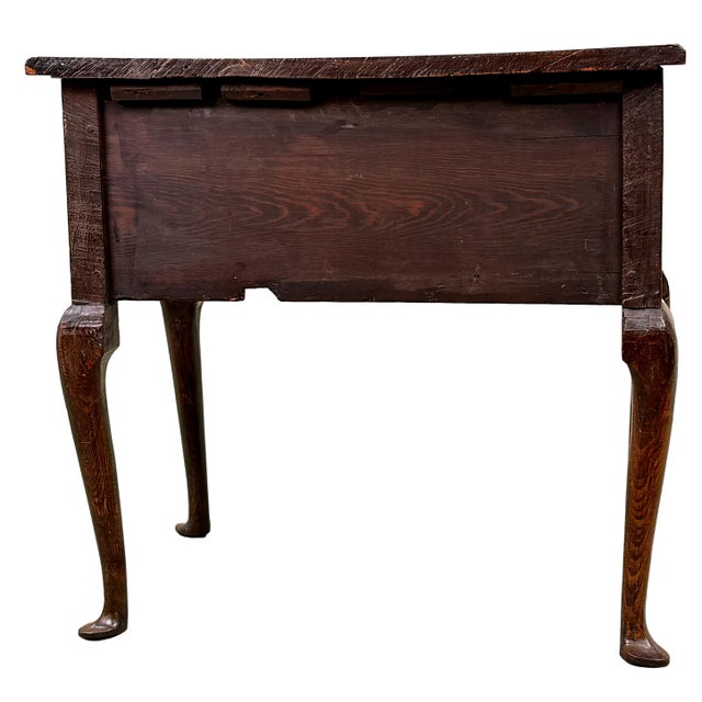 Georgian Quilted Elm Lowboy, 1720s For Sale - Image 9 of 12