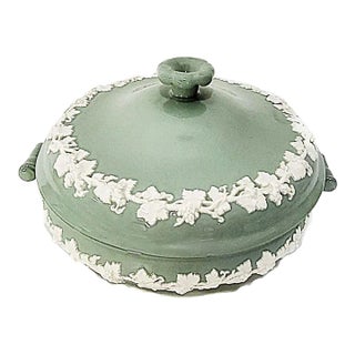 Wedgwood Queens Ware Celadon Pattern Covered Casserole Grapevine Edge For Sale