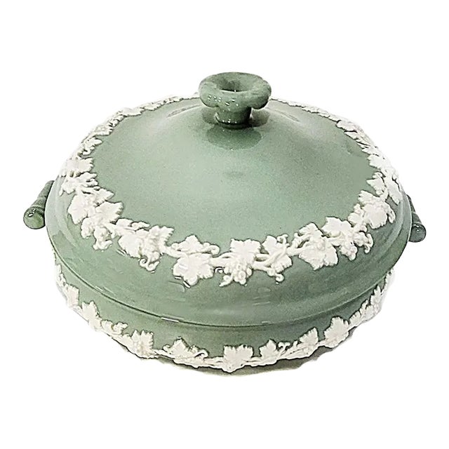 Wedgwood Queens Ware Celadon Pattern Covered Casserole Grapevine Edge For Sale