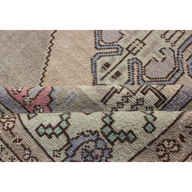 Vintage Turkish Oushak Rug in Soft Beige, Faded Rose, and Muted Lavender 5'0 X 8'8 For Sale - Image 10 of 10