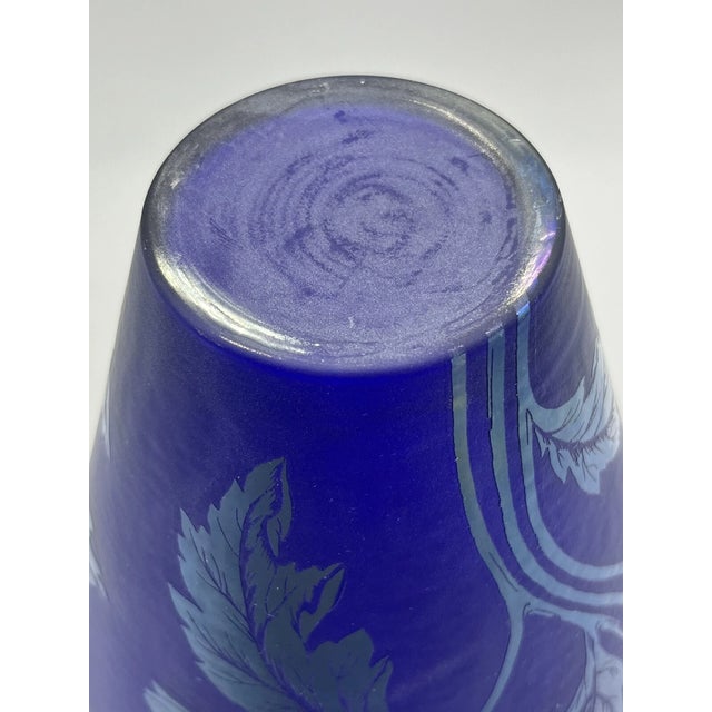 Vintage MCM Fenton Favrene Iridescent Cobalt Blue Gold Flower Art Glass Vase For Sale In Phoenix - Image 6 of 6