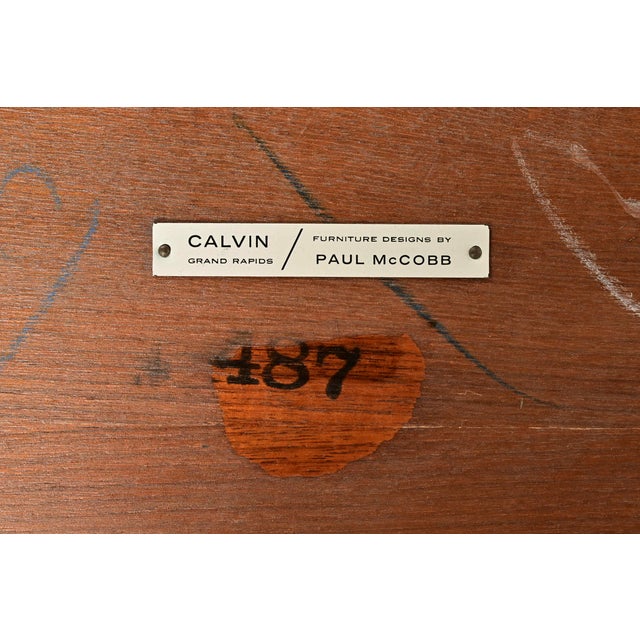 Paul McCobb for Calvin Furniture Linear Group Walnut Two-Tier Side Table, 1950s For Sale - Image 11 of 12