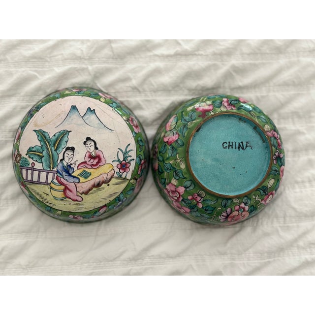 Early 20th Century Chinese Enamelware Chinoiserie Style Box For Sale - Image 4 of 12