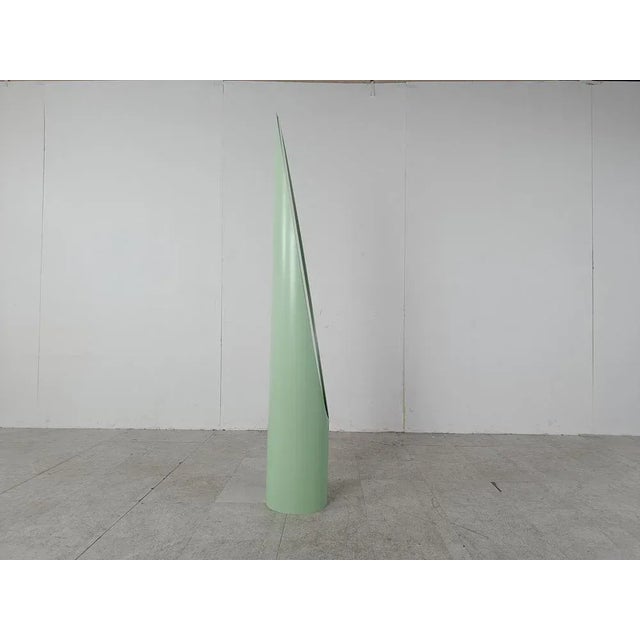 Vintage Italian Floor Mirror, 1970s, in Very Good conditions. Designed 1970 to 1979