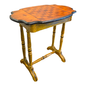 Early 19th Century English Country Style Single-Drawer Chess or Games Table