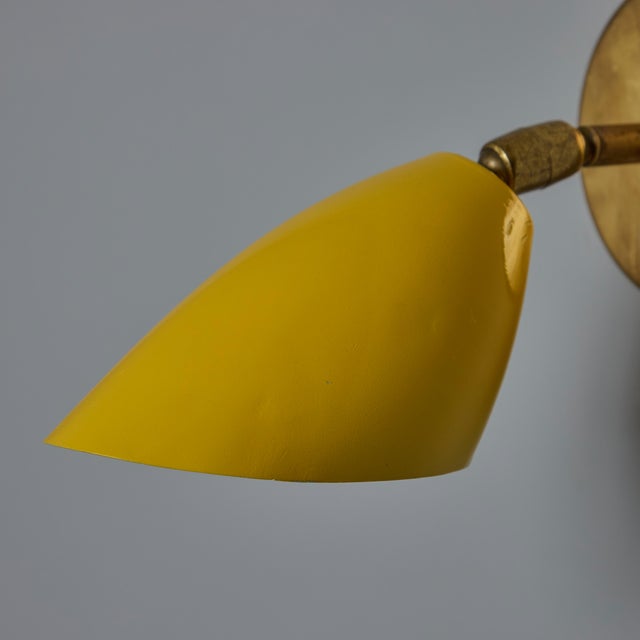 1960s Gino Sarfatti Model #26b Yellow and Brass Wall Lamp for Arteluce For Sale - Image 10 of 11