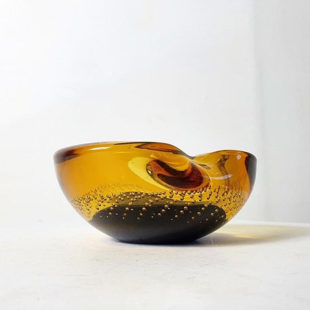 Yellow Mid-Century Modern Organic Murano Glass Bowl, Italy, 1960s For Sale - Image 8 of 9