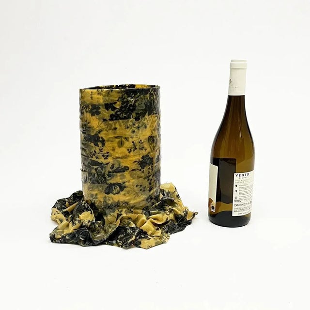 Low Vase Making by Gaetano Pesce for Meritalia Edizioni Del Pesce, 2010s For Sale - Image 8 of 13