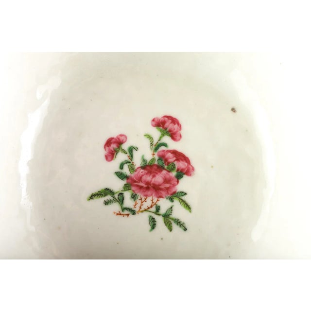 Mid 19th Century Famille Rose Bowl With Interior Bat Rim For Sale - Image 4 of 9