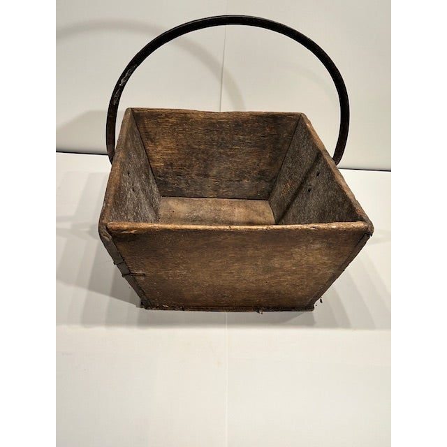 English wooden gathering baskets, also known as trugs or garden trugs, are traditional hand-crafted baskets used for...
