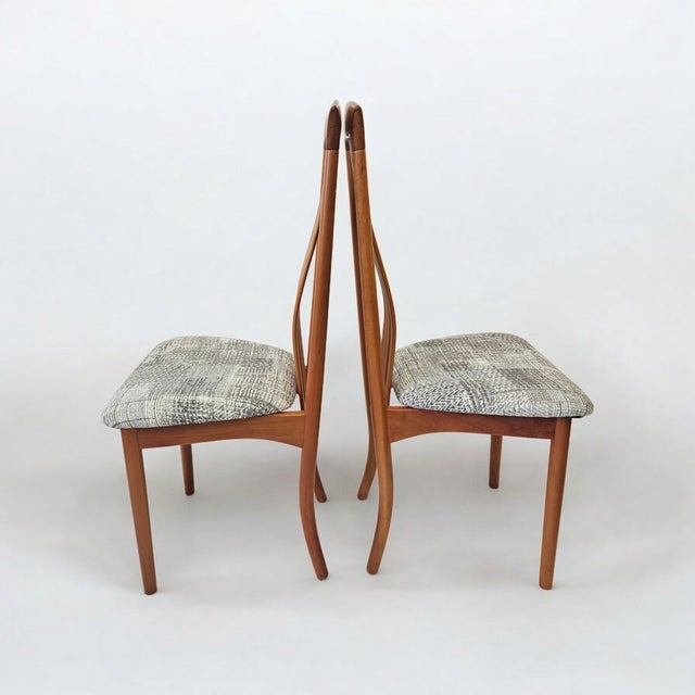 Set of 6 dining chairs Attributed to Kaj Høffer Larsen for Høffer Furniture. Made in cherry wood and new upholstery. No...