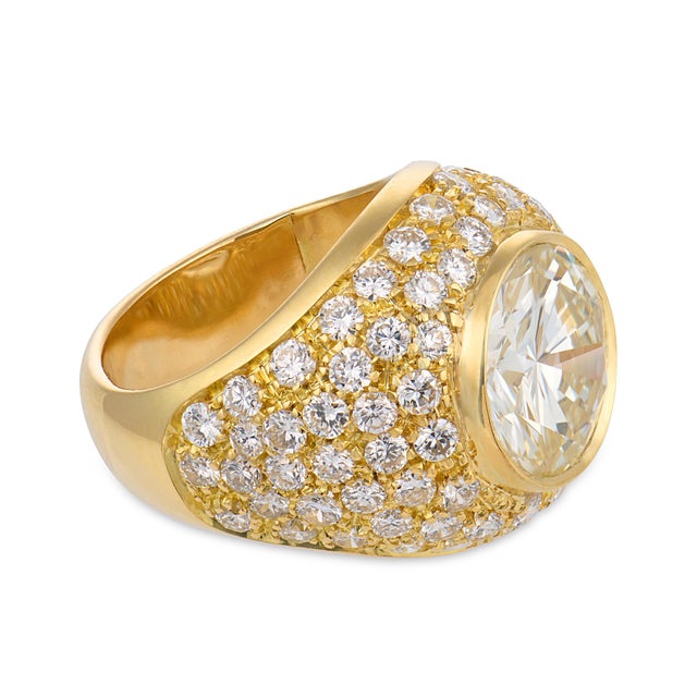 Vintage Gia 3.17 Carat Diamond 18k Yellow Gold Bombé Ring, Size 3 For Sale - Image 4 of 8