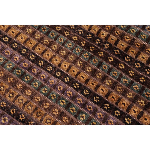 Abstract Boho Chic Brown/Gold High Low Wool Rug - 8'10'' X 12'3'' For Sale - Image 3 of 9