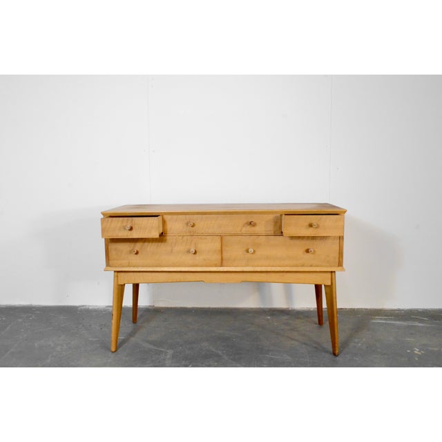 Mid-Century Modern Walnut Sideboard by Alfred Cox, 1960s For Sale - Image 4 of 10