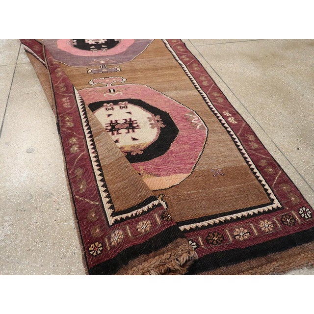 Galerie Shabab Collection Mid-20th Century Turkish Anatolian Long Gallery Carpet For Sale - Image 9 of 10