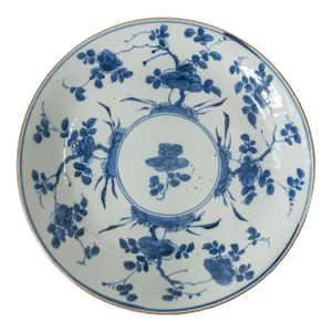 17th Century Chinese Ming Cafe Au Lait and Blue and White Plate