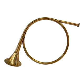 Large Vintage Brass French Hunting Horn or “Trompe De Chasse” – English Country Equestrian Wall Decor For Sale