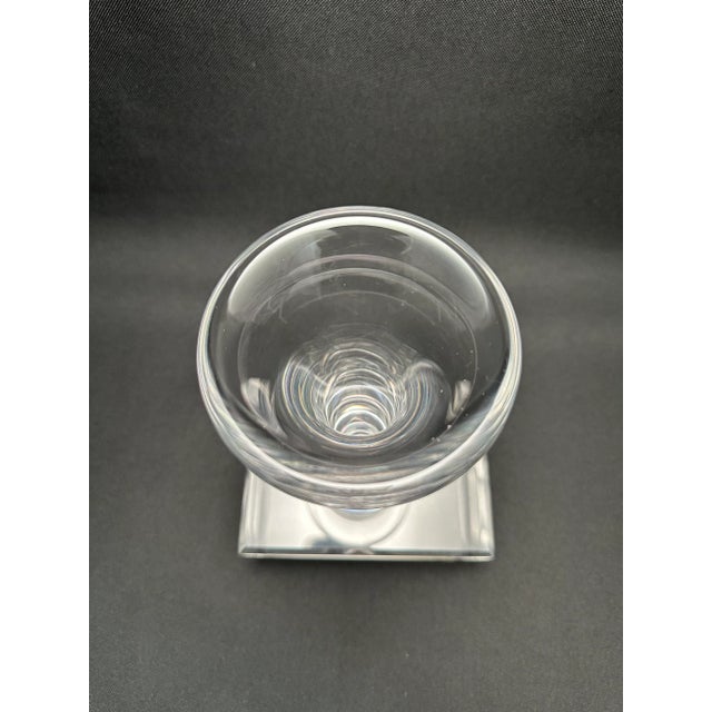 Its beauty is in the form of simplistic design. This refined item was realized by the famous Art Verrier in France,...