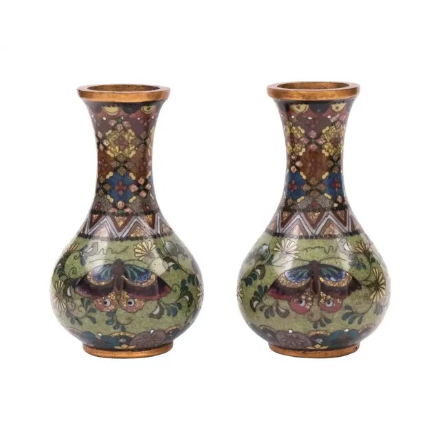 Japanese Pair of Early 1900s Japanese Cloisonne Enamel Butterfly Vases Attributed to to Namikawa For Sale - Image 3 of 7