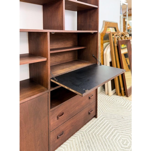 Vintage Walnut MCM Wall Unit Desk Storage Cabinet Mid Century Modern W/ Drawers For Sale - Image 4 of 15
