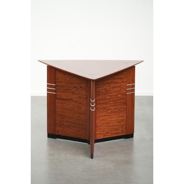 This luxurious Art Deco design side/coffee table by Schuitema from the Decoforma series features a stylish triangular...