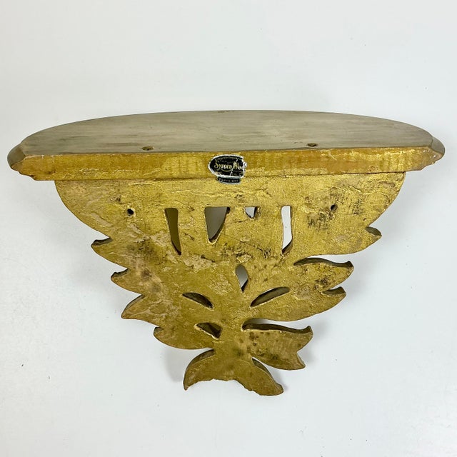 1970s Vintage Hollywood Regency Boho Chic Americana Syroco Wood Gilded Wall Bracket Shelf For Sale - Image 16 of 18