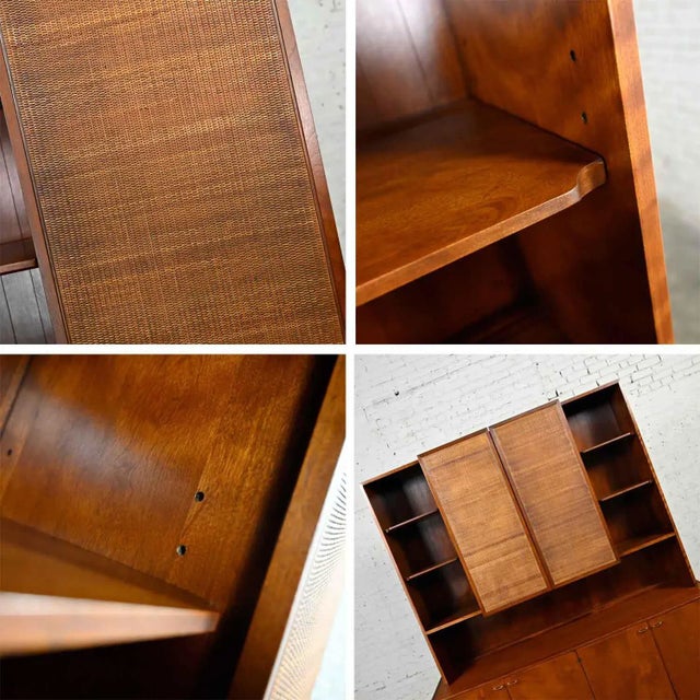Mid-Century Modern 2-Piece China Hutch Cabinet Buffet by Heywood Wakefield for Contessa Collection For Sale - Image 11 of 13