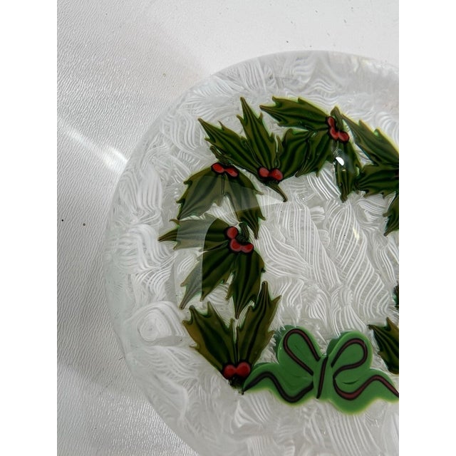 Victorian Paperweight Christmas Holly Wreath Vintage C. 1983 P Perthshire Scotland Post-Modern For Sale - Image 3 of 14