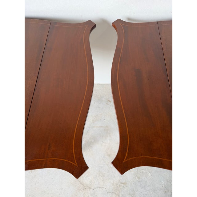 Vintage Mahogany Pembroke Drop-Leaf Nightstands – Pair For Sale In Miami - Image 6 of 13