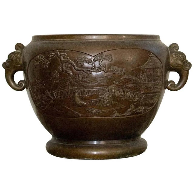 China Bronze Pot Cover with Palace Courtyard Scenes, 1900s For Sale - Image 9 of 9