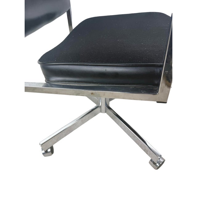Mid-Century Chrome Swivel Office Chair For Sale - Image 9 of 18