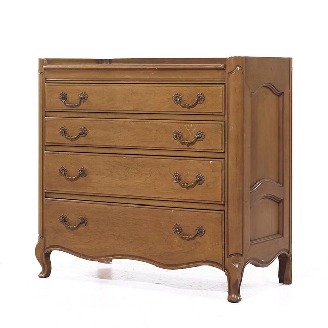 French Provincial Tomlinson Louis XV French Provincial Walnut and Brass Dresser For Sale - Image 3 of 10