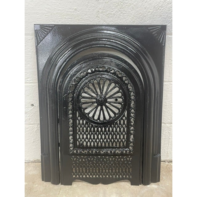 Victorian Late 19th Century French Quarter Cast Iron Fireplace Surround & Cover 27" X 21.5" For Sale - Image 3 of 5