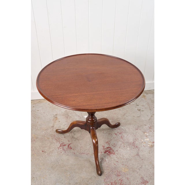 18th Century Georgian Pedestal Breakfast Table With Lip For Sale - Image 4 of 8