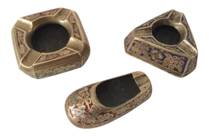1970s Three Vintage Etched Painted Brass Indian Ash Trays - Set of 3