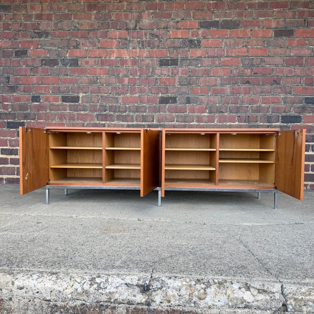 Mid-Century Modern Knoll International Teak Credenza by Florence Knoll For Sale - Image 3 of 12