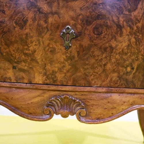 Wood Venetian Bombé Chest of Drawers in Walnut Burl with Pull-Out Top For Sale - Image 7 of 13