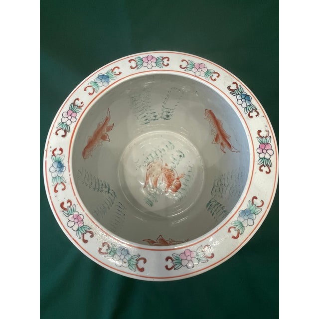 1950s Vintage Hand Painted Chinese Porcelain Chinoiserie Koi Fish Bowl For Sale - Image 5 of 8